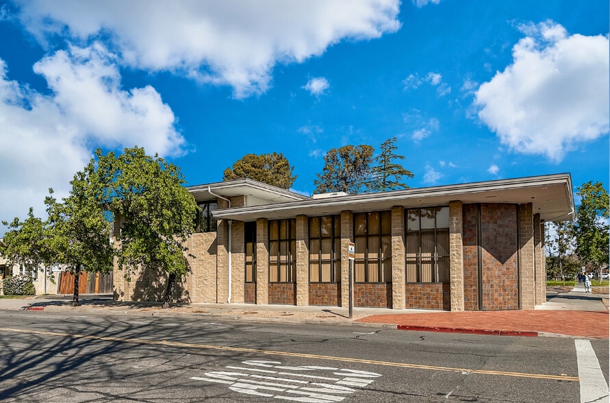 825 Webster St, Fairfield, CA for lease - Building Photo - Image 1 of 14