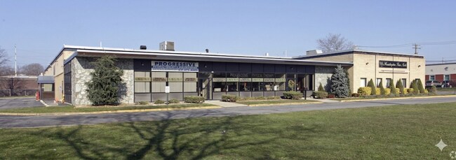 Plus de détails pour 266 Pulaski Rd, Greenlawn, NY - Bureau/Commerce de détail à louer