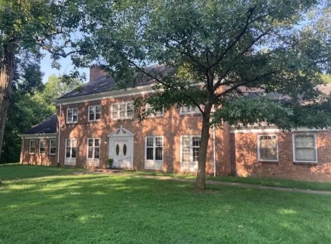 101 Quaker Hill Dr, Richmond, IN for lease Primary Photo- Image 1 of 10