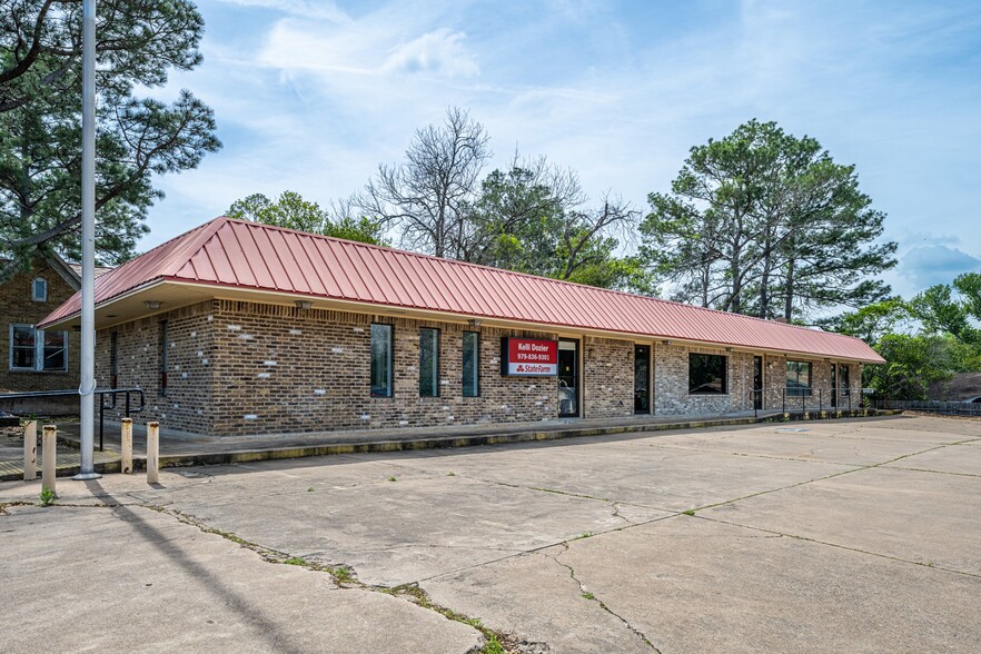 210 E Tom Green St, Brenham, TX à vendre - Photo principale - Image 1 de 25