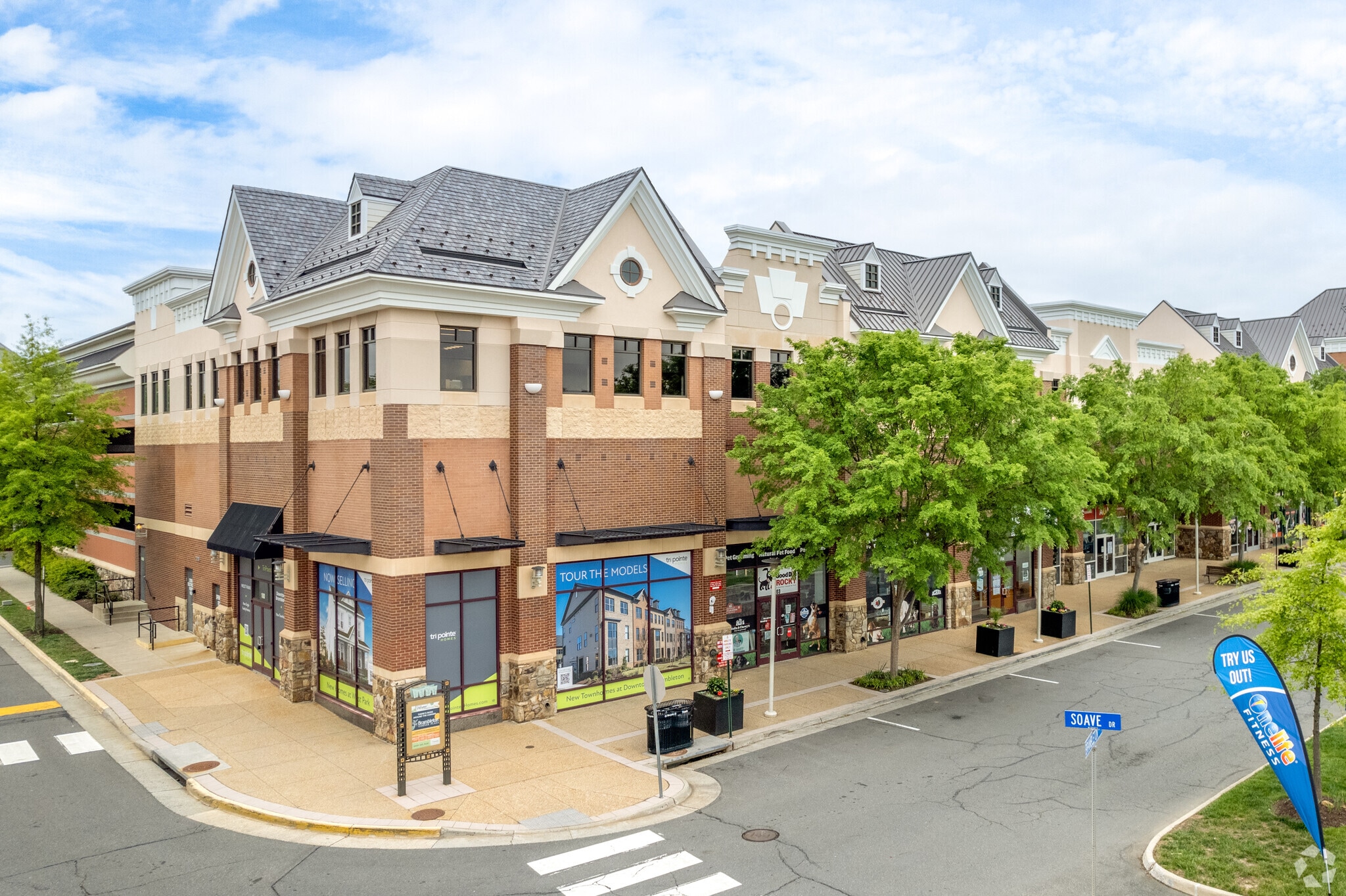 42385-42395 Ryan Rd, Brambleton, VA for lease Building Photo- Image 1 of 27