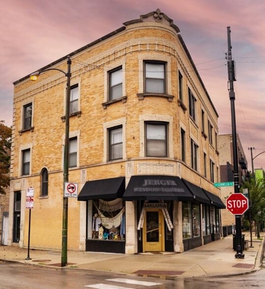 1721 W Cornelia Ave, Chicago, IL for sale - Building Photo - Image 2 of 7