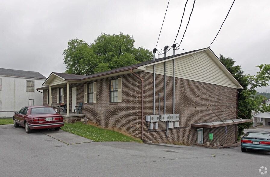 1702 Eppes St, Tazewell, TN à vendre - Photo du bâtiment - Image 2 de 2