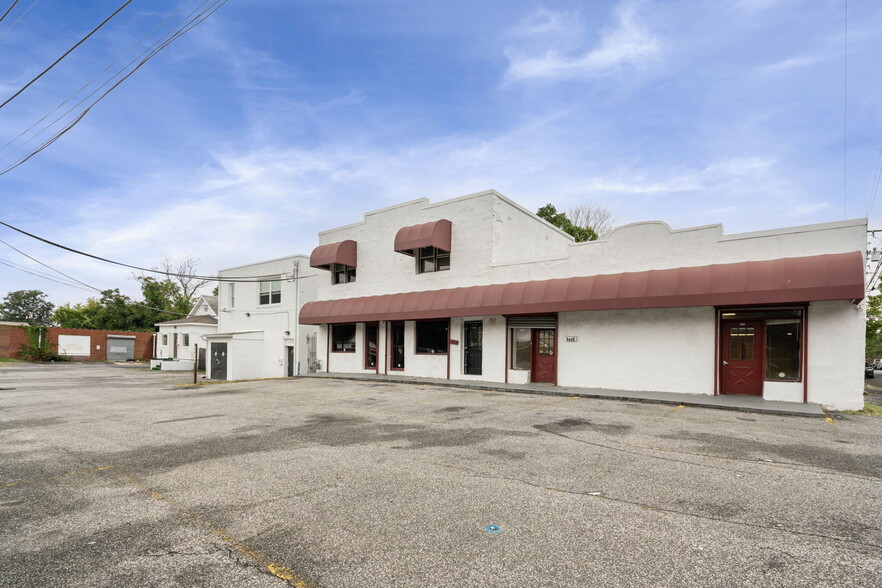 4928 Marlboro Pike, Capitol Heights, MD à louer - Photo du bâtiment - Image 1 de 56