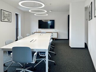Plus de détails pour 26135 Carmel Rancho Blvd, Carmel, CA - Coworking à louer