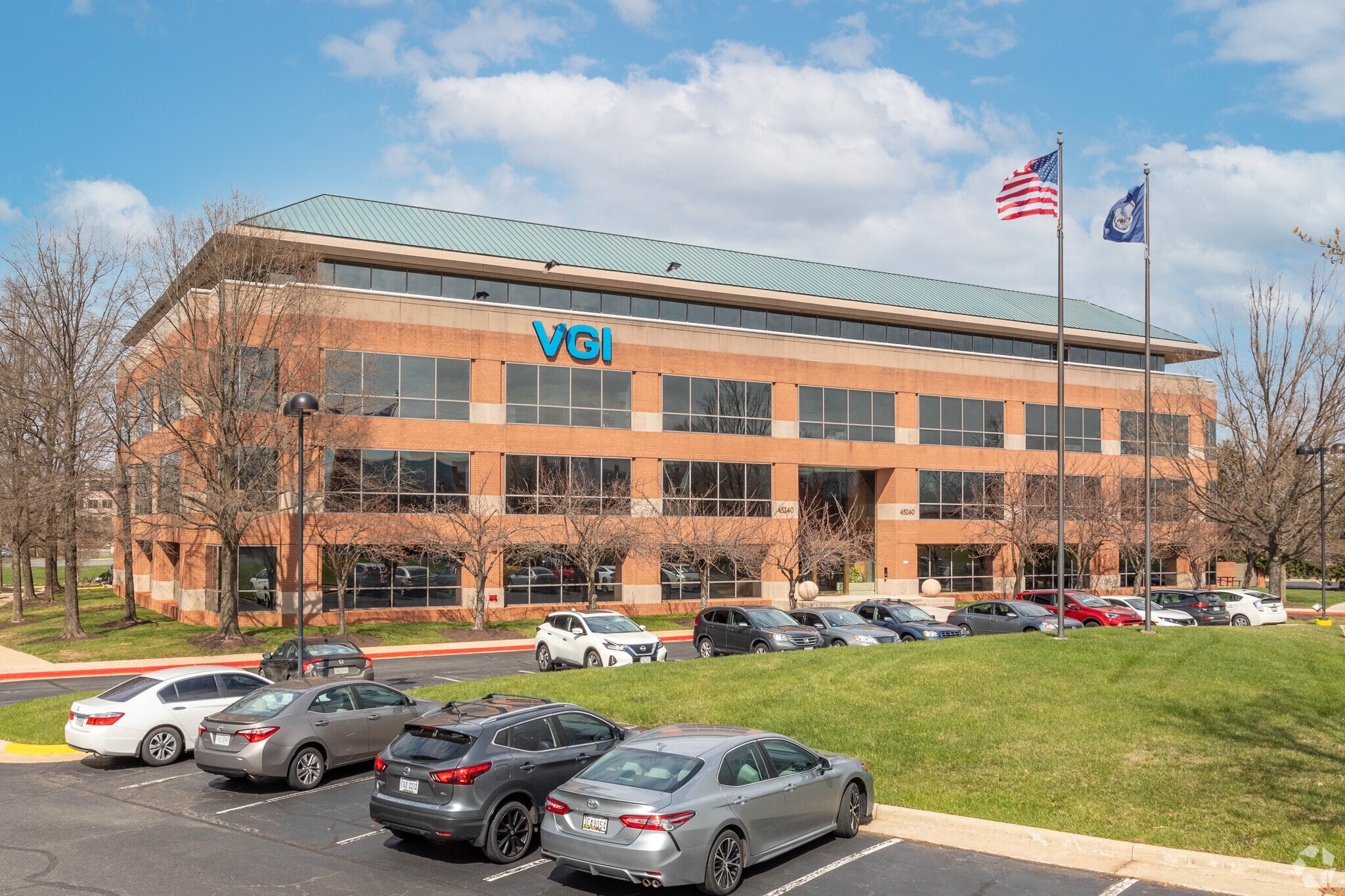 45240 Business Ct, Sterling, VA à louer Photo du bâtiment- Image 1 de 10