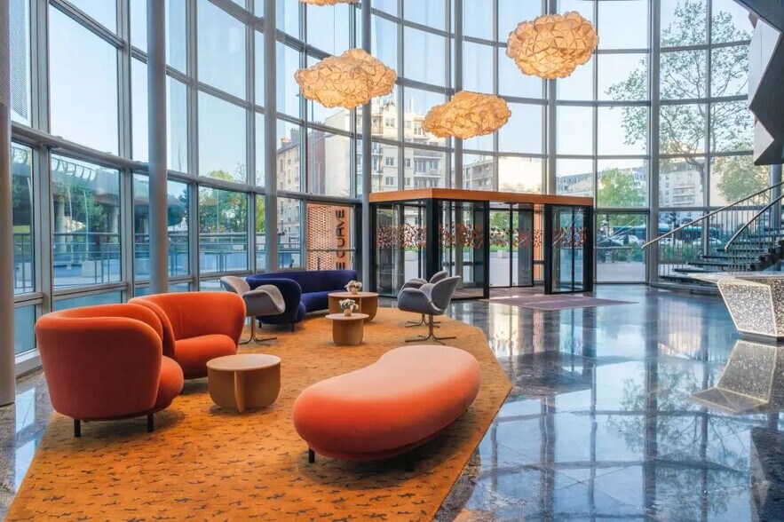 48-50 Avenue Du Général De Gaulle, Puteaux à louer - Photo du bâtiment - Image 3 de 10