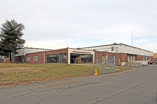 3300 State Rd, Bensalem PA - Entrepôt