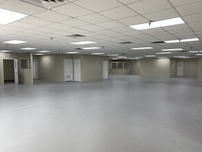 455 Klutey Park Plaza Dr, Henderson, KY for lease Interior Photo- Image 2 of 7