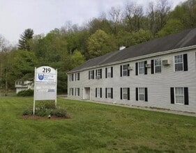 219 Kent Rd, New Milford, CT à louer Photo intérieure- Image 1 de 7