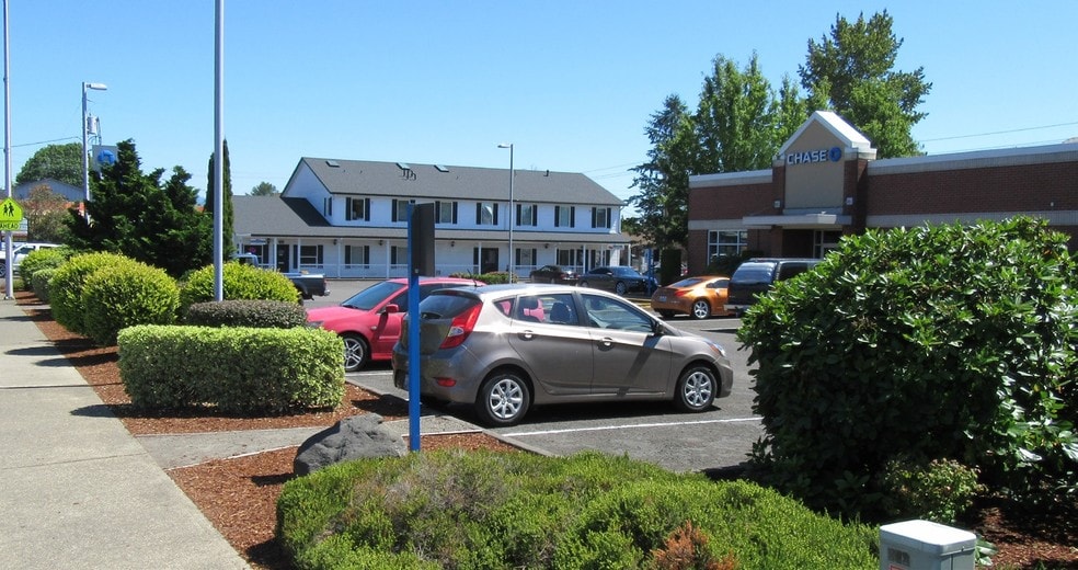 105 W Main St, Battle Ground, WA for lease - Building Photo - Image 3 of 6