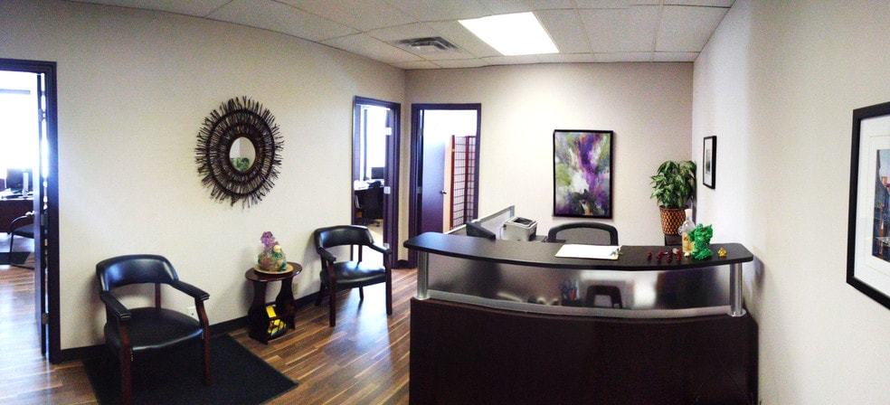 10528-10538 124th St NW, Edmonton, AB for lease - Interior Photo - Image 3 of 5