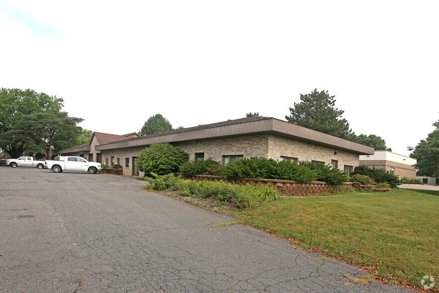 15185 Carrousel Way, Rosemount, MN à louer - Photo du bâtiment - Image 2 de 6