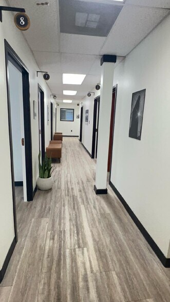 3711 University Dr, Durham, NC à louer - Photo du bâtiment - Image 1 de 4