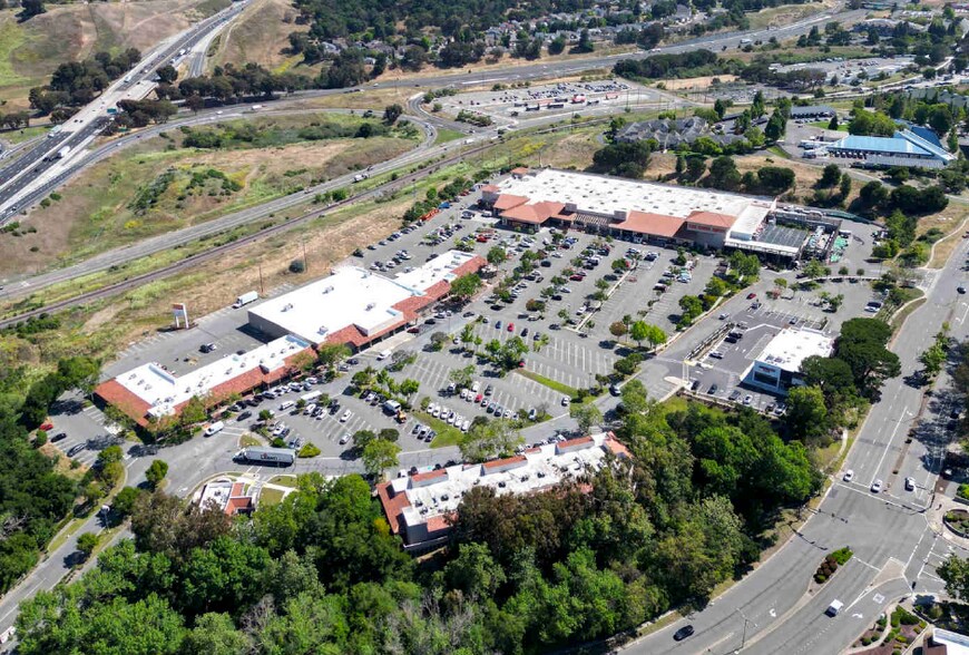 1581 Sycamore Ave, Hercules, CA à vendre - Photo du bâtiment - Image 3 de 5