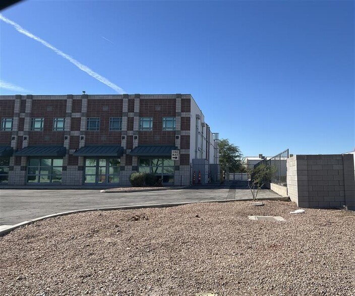 4635 Andrews St, North Las Vegas, NV à vendre - Photo du bâtiment - Image 3 de 21