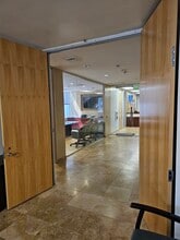 600 N Brand Blvd, Glendale, CA à louer Photo intérieure- Image 1 de 7