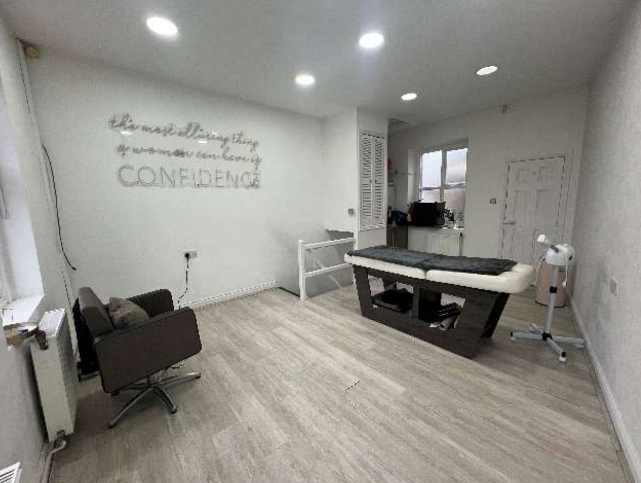 402 Bradford Rd, Batley for lease Interior Photo- Image 1 of 2