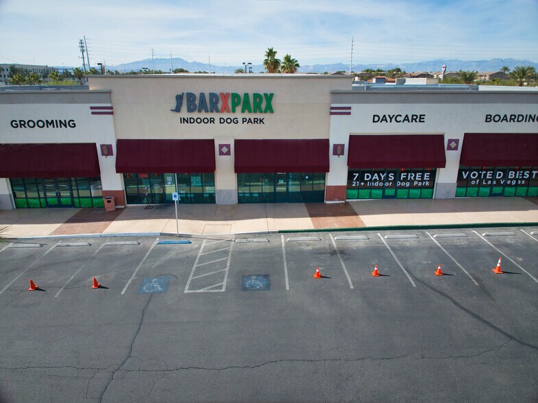 8868 S Eastern Ave, Las Vegas, NV à louer - Photo du bâtiment - Image 3 de 19