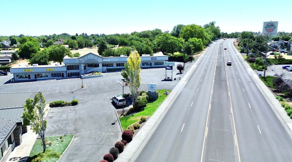 1055 S Highway 395, Hermiston, OR à vendre - Photo du bâtiment - Image 2 de 10
