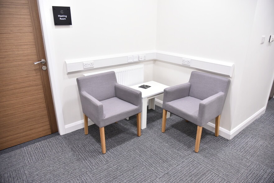 South Parade, Doncaster for lease - Interior Photo - Image 2 of 5