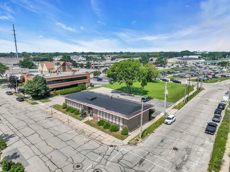 800 55th St, Kenosha, WI à louer - Photo du bâtiment - Image 2 de 24