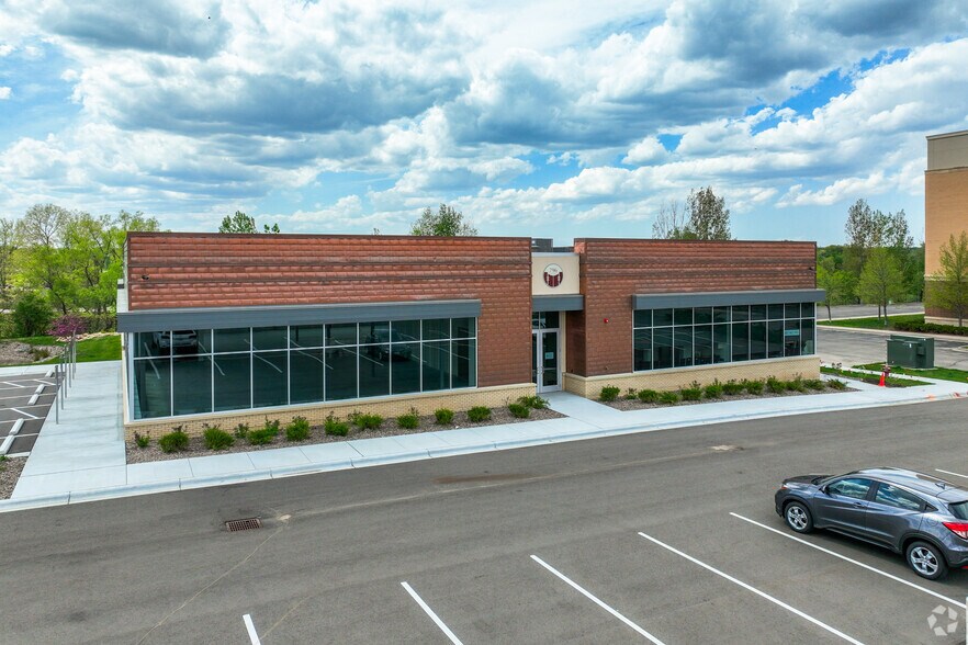 796 Bielenberg Dr, Woodbury, MN for sale - Building Photo - Image 2 of 6