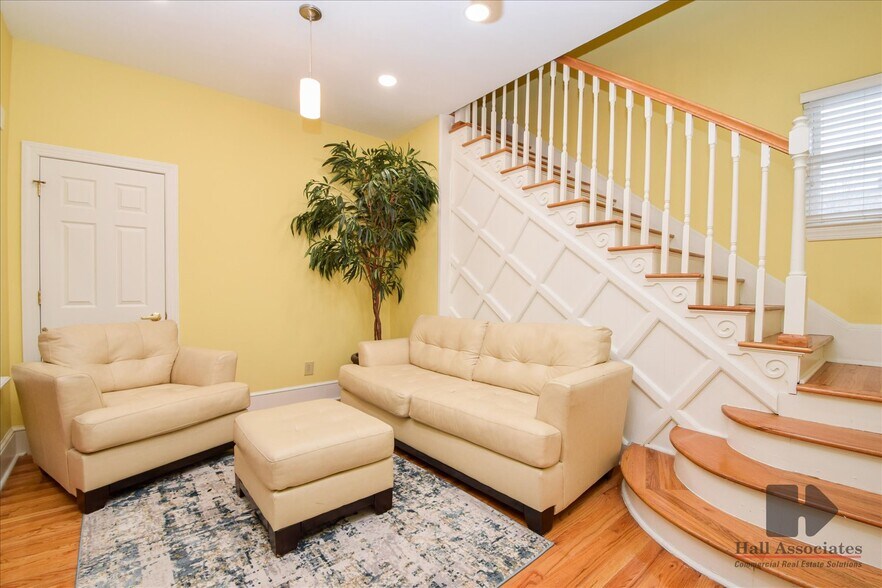 124 Wells Ave NW, Roanoke, VA à louer - Photo du bâtiment - Image 2 de 16