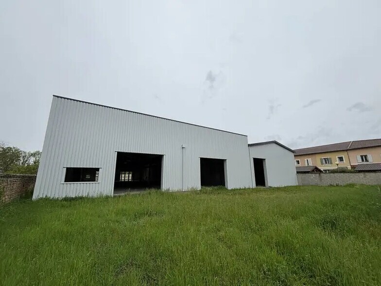 5 Rue Des Maisons Neuves, Belleville-en-Beaujolais for lease - Building Photo - Image 3 of 12