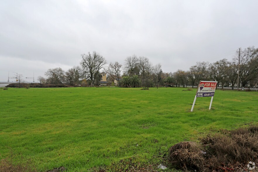 1200 Churchill Downs, Woodland, CA à vendre - Photo du bâtiment - Image 2 de 4