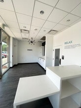 1525 Lake Pointe Pky, Sugar Land, TX for lease Building Photo- Image 1 of 2