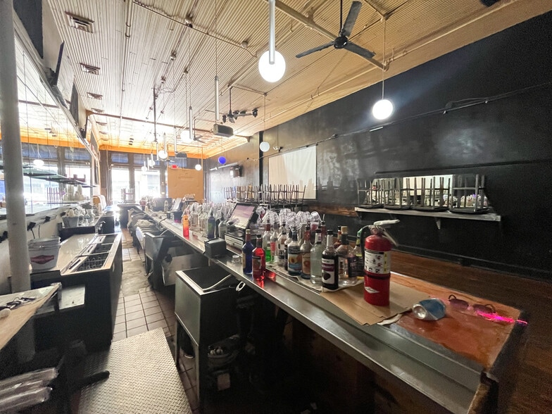 321 South Ave, Springfield, MO for sale - Interior Photo - Image 2 of 11