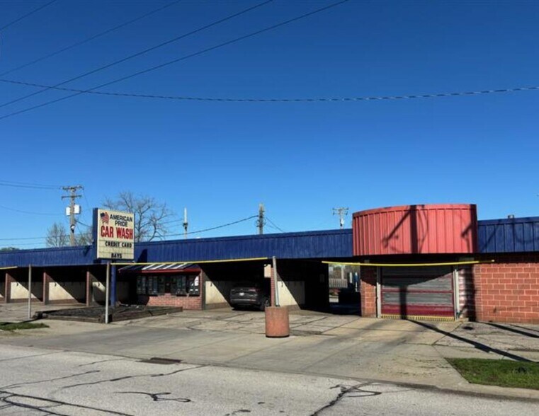 11870 Bellaire Rd, Cleveland, OH à vendre - Photo du bâtiment - Image 2 de 4