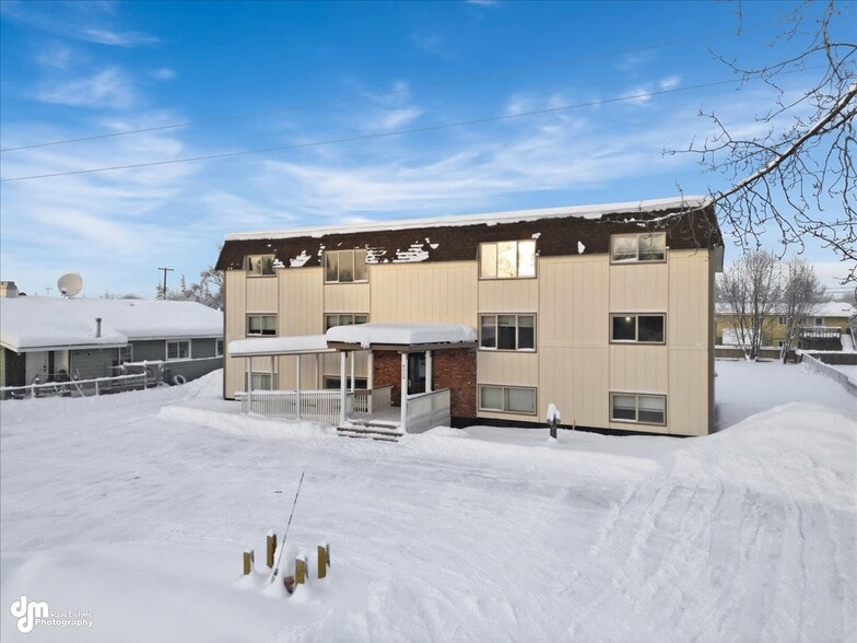 4539 E 7th Ave, Anchorage, AK à louer - Photo du bâtiment - Image 2 de 21