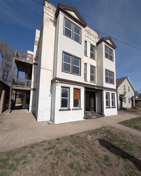 601-609 NE Perry Ave, Peoria, IL for sale Primary Photo- Image 1 of 34