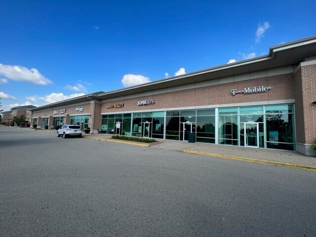 13200-13340 Village Green Dr, Huntley, IL for lease - Primary Photo - Image 2 of 4