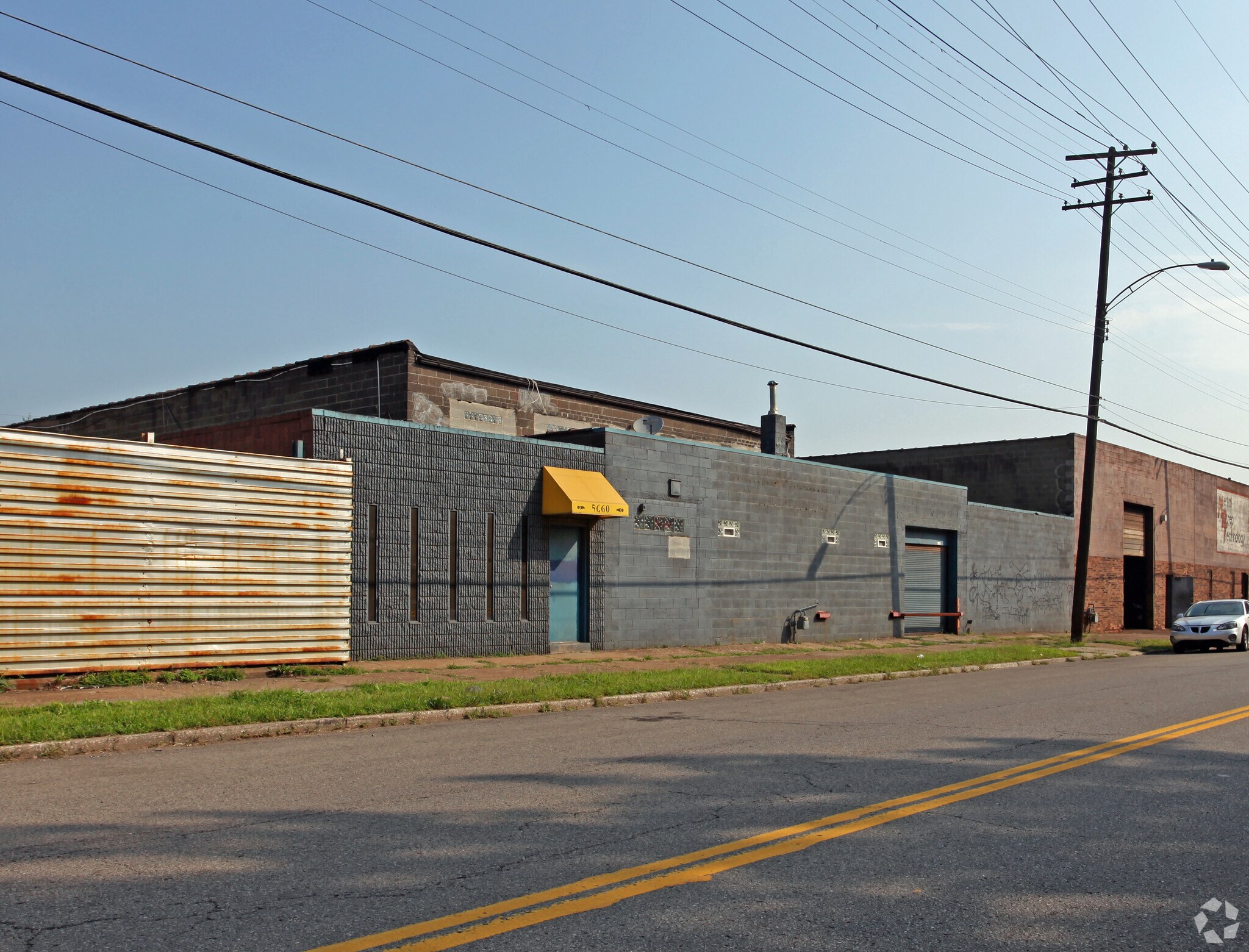 5660 W Jefferson Ave, Detroit, MI for lease Primary Photo- Image 1 of 3