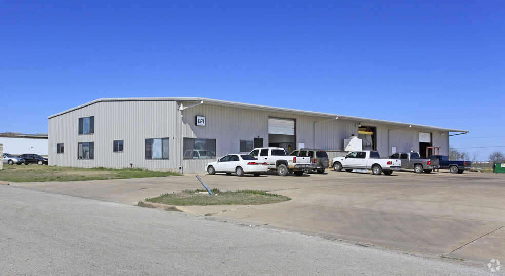 216 Tradesmen Dr, Hutto, TX à louer - Photo principale - Image 3 de 4