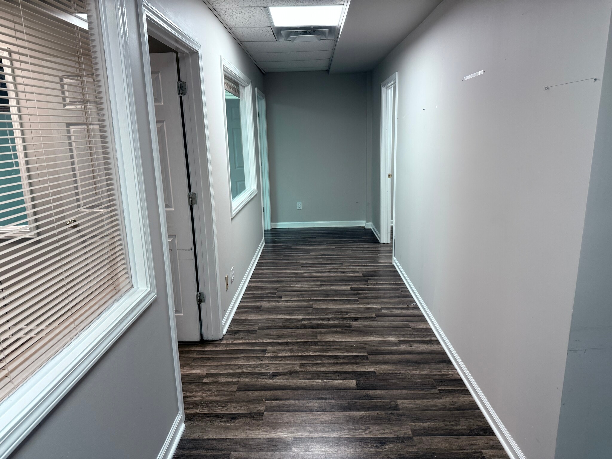 1910 Garden Springs Dr, Lexington, KY for lease Interior Photo- Image 1 of 10