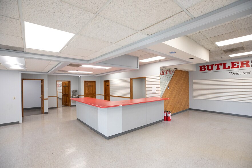 600-602 NW Libby Ln, Lee's Summit, MO à louer - Photo du bâtiment - Image 2 de 13