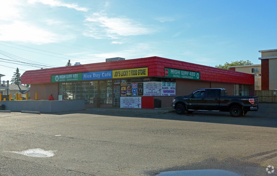 10639 156th St NW, Edmonton, AB à vendre - Photo du bâtiment - Image 2 de 3