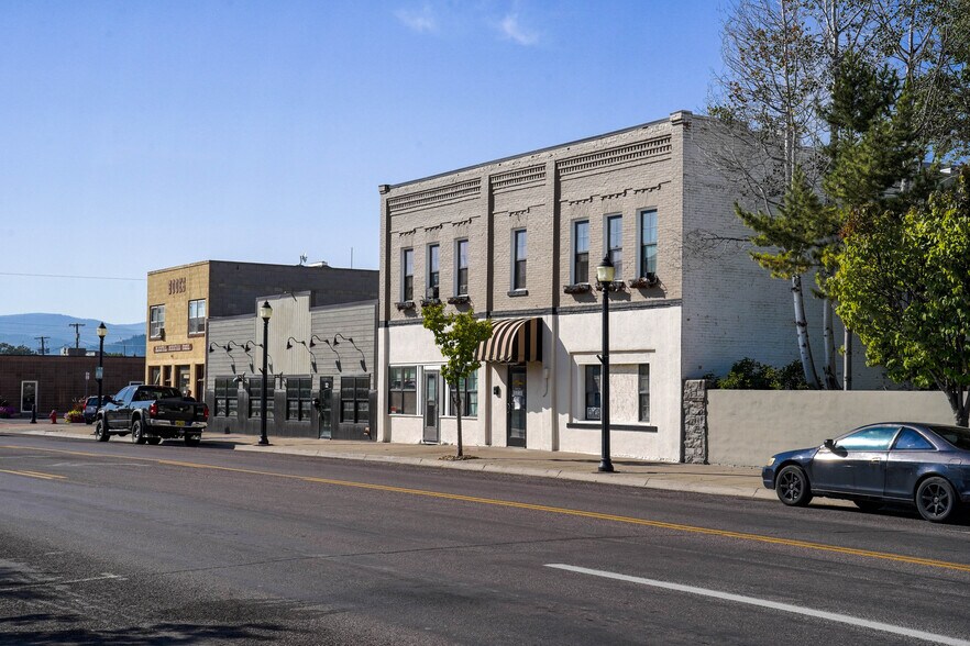 24 1st Ave W, Kalispell, MT à vendre - Photo du bâtiment - Image 3 de 27