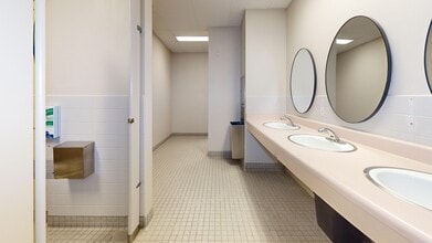 600 S Nicolet Rd, Appleton, WI for lease Interior Photo- Image 2 of 6