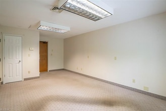 4960 Higbee Ave NW, Canton, OH for lease Interior Photo- Image 2 of 2