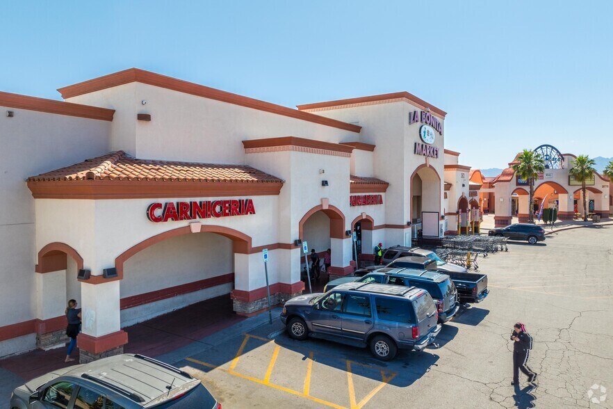 2672 N Las Vegas Blvd, North Las Vegas, NV à louer - Photo du bâtiment - Image 2 de 10