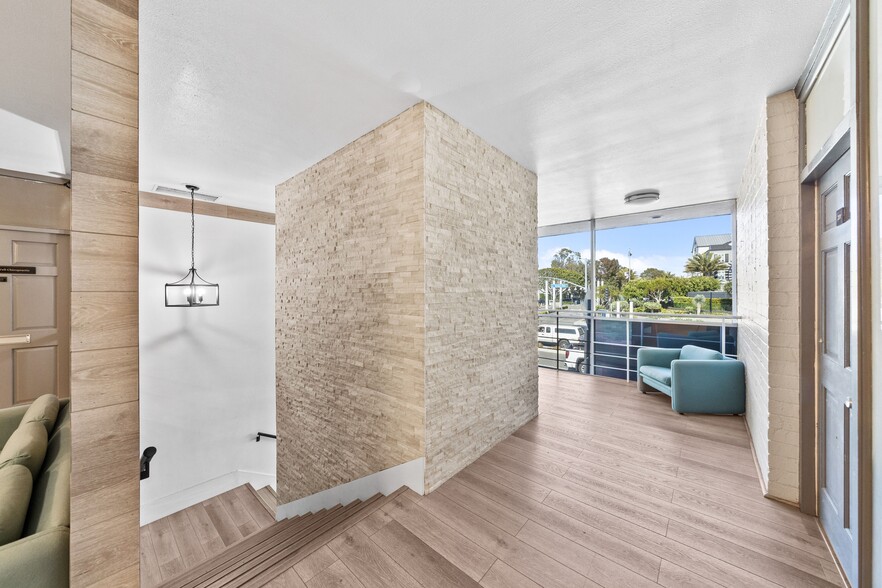 3315-3345 Newport Blvd, Newport Beach, CA for lease - Building Photo - Image 3 of 36