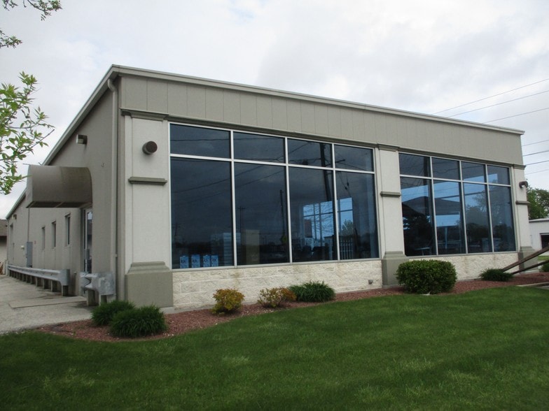 3420 Dewey St, Manitowoc, WI for lease - Building Photo - Image 2 of 12