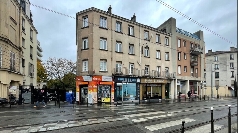 Immeuble residentiel dans L'ILE-SAINT-DENIS à vendre - Photo du bâtiment - Image 1 de 7