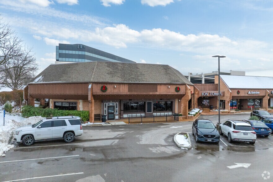 12316-12392 Olive Blvd, Creve Coeur, MO à vendre - Photo du bâtiment - Image 2 de 6