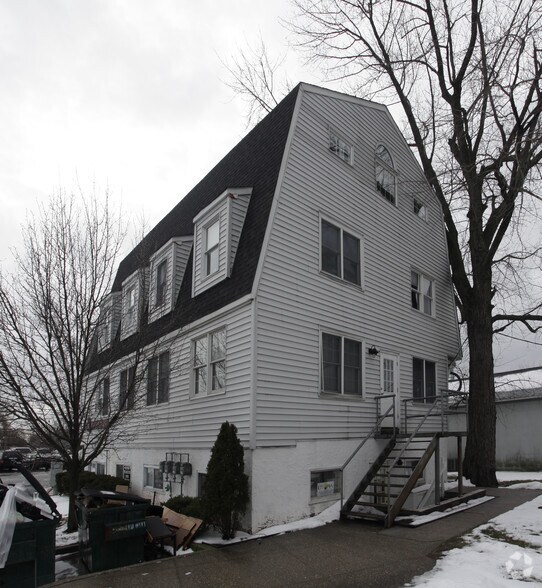 1 Village Plz, Kings Park, NY à louer - Photo du bâtiment - Image 3 de 10